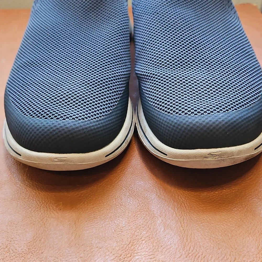 Skechers GOWALK 5 Navy ULTRA GO Size 12